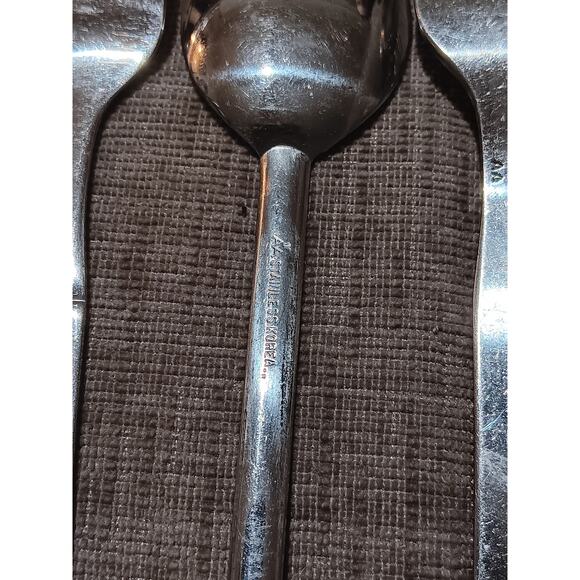 American Airlines Flatware Silverware Diff Font 9 Pieces 7 Forks 1 Knife 1 Spoon - Picture 2 of 5